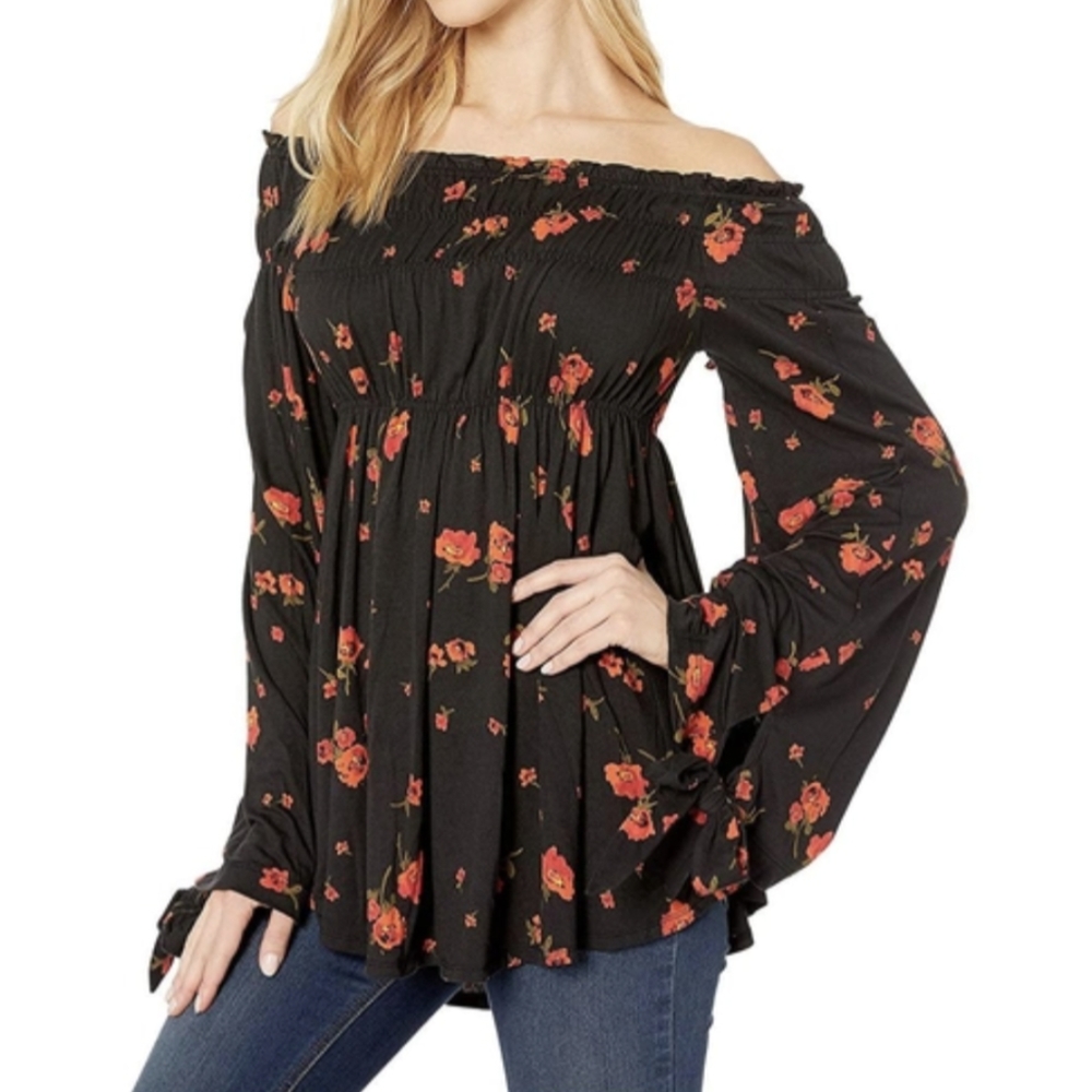 Free People flower top with bell sleeves - Picture 6 of 6
